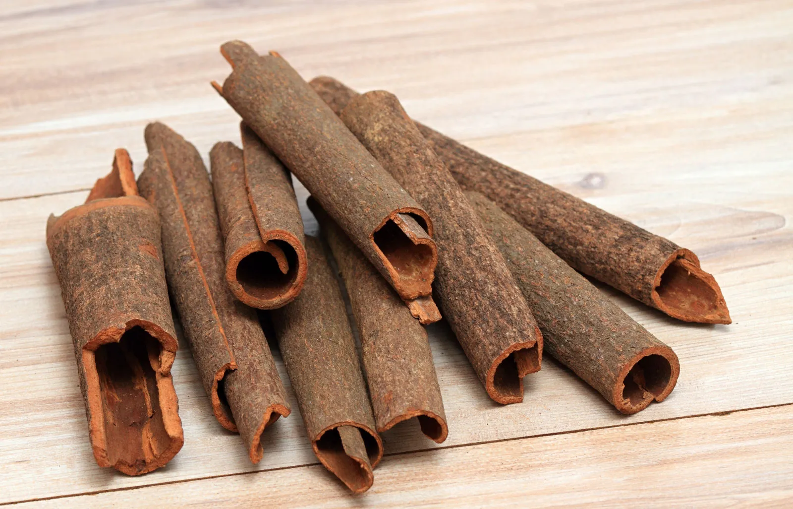 Cinnamon (Cassia & Ceylon)